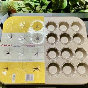 CUISINART CHEF'S CLASSIC NONSTICK BAKEWARE 24-CUP MINI MUFFIN PAN